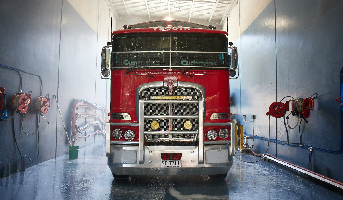 Blog-Touchless-Truck-Washing_social-Image